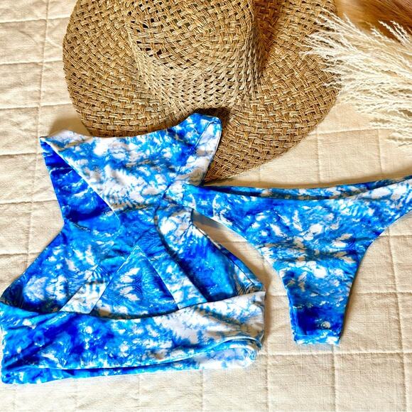 Mikoh Bikini Two Piece Set Tie Dye Blue Swimsuit Cheeky Bottom Top Size Large - Picture 4 of 4